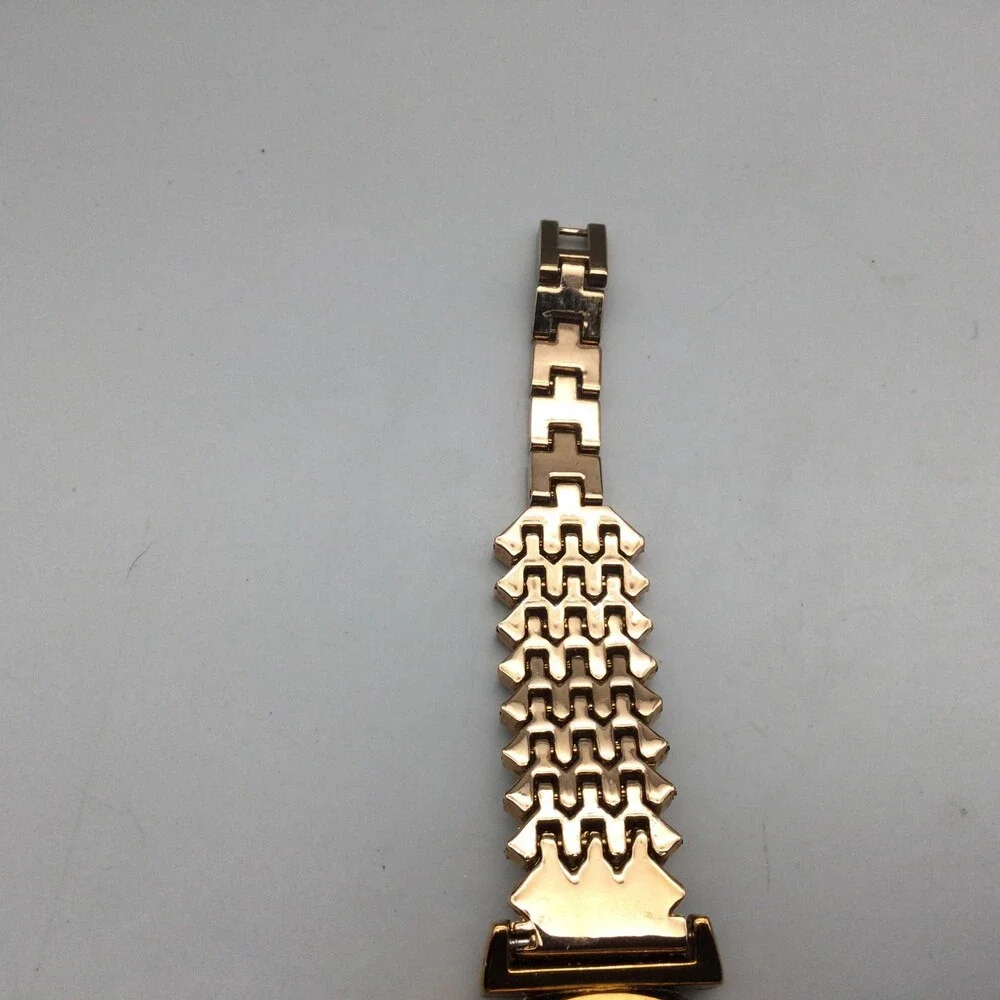 OLEVS Womens Watch 34mm Gold Tone Crystals Bracelet Champagne New Battery